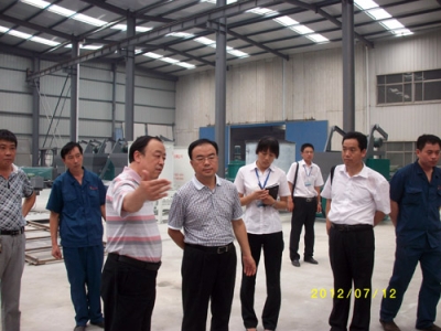 2012.7.12日李國忠教授到我公司參觀考察、指導工作